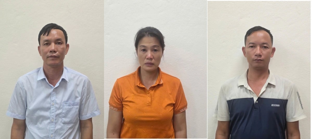 Các bị can Nguyễn Bá Trượng, Trần Thị Thanh Hòa, Nguyễn Văn Tiến (từ trái qua phải). Ảnh: Công an tỉnh Quảng Ninh. Các bị can Nguyễn Bá Trượng, Trần Thị Thanh Hòa, Nguyễn Văn Tiến (từ trái qua phải). Ảnh: Công an tỉnh Quảng Ninh.