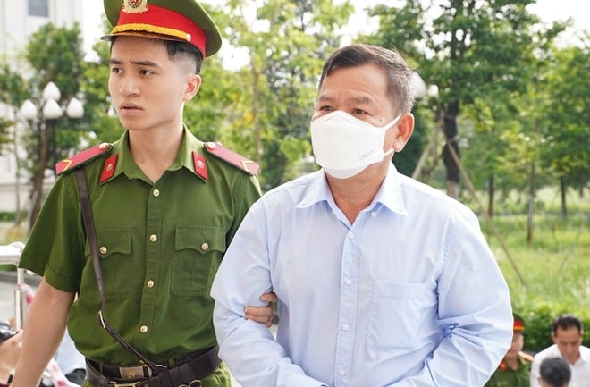 Bị cáo Đặng Văn Minh, cựu Giám đốc Sở GTVT, cựu Chủ tịch UBND tỉnh Quảng Ngãi (cũ). Ảnh: An ninh Thủ đô. Bị cáo Đặng Văn Minh, cựu Giám đốc Sở GTVT, cựu Chủ tịch UBND tỉnh Quảng Ngãi (cũ). Ảnh: An ninh Thủ đô.