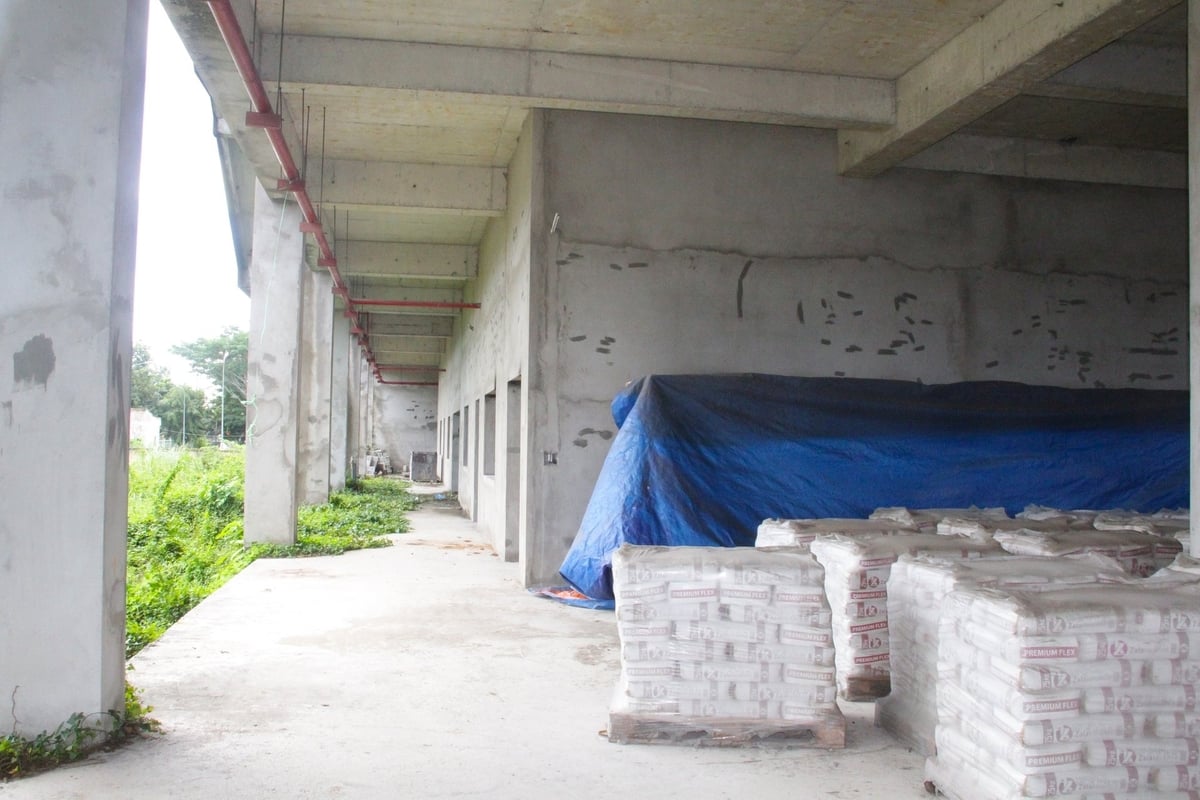 Vật liệu thi công không được sử dụng đến. Ảnh: Kim Anh. Vật liệu thi công không được sử dụng đến. Ảnh: Kim Anh.