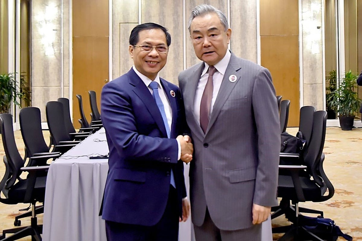 Phó Thủ tướng, Bộ trưởng Bộ Ngoại giao Bùi Thanh Sơn và Bộ trưởng Bộ Ngoại giao Trung Quốc Vương Nghị. Ảnh: MOFA. Phó Thủ tướng, Bộ trưởng Bộ Ngoại giao Bùi Thanh Sơn và Bộ trưởng Bộ Ngoại giao Trung Quốc Vương Nghị. Ảnh: MOFA.
