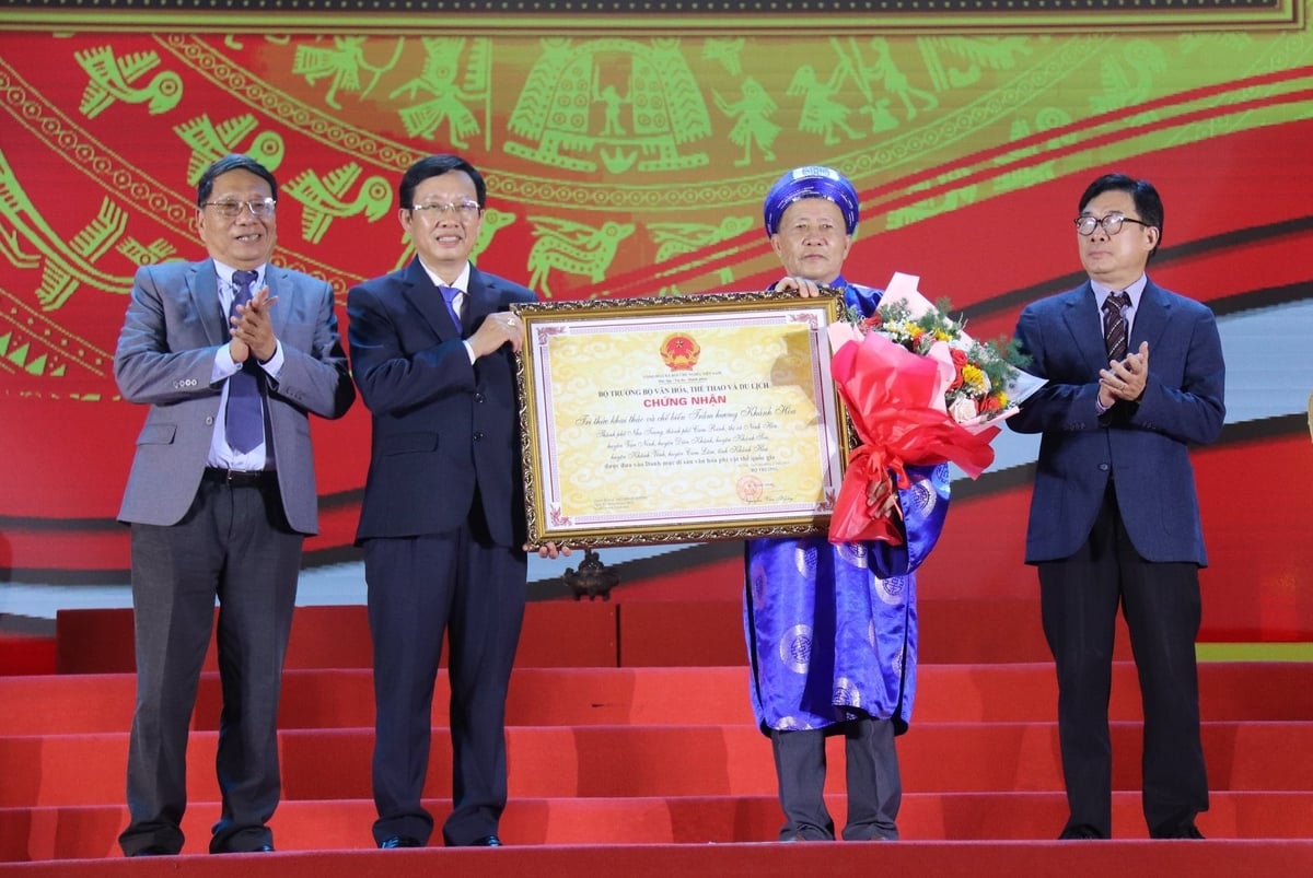 Khánh Hòa đón nhận Di sản văn hóa phi vật thể quốc gia 'Tri thức khai thác và chế biến trầm hương Khánh Hòa. Ảnh: NT. Khánh Hòa đón nhận Di sản văn hóa phi vật thể quốc gia 'Tri thức khai thác và chế biến trầm hương Khánh Hòa. Ảnh: NT.