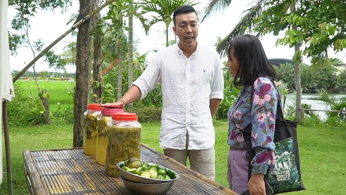 Đại biểu tham quan mô hình, giải pháp giảm rác tại Hội An. Ảnh: Lan Anh Đại biểu tham quan mô hình, giải pháp giảm rác tại Hội An. Ảnh: Lan Anh