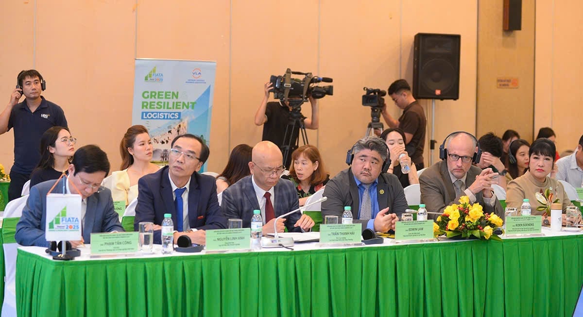 Các đại biểu tham dự diễn đàn. Ảnh: Trung Dũng. Các đại biểu tham dự diễn đàn. Ảnh: Trung Dũng.
