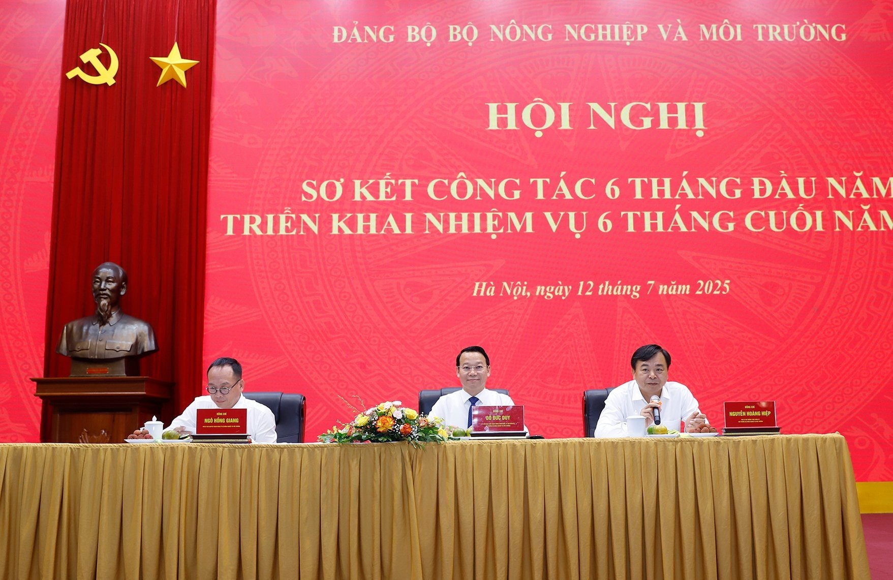 Đảng bộ Bộ Nông nghiệp và Môi trường tổ chức Hội nghị sơ kết công tác Đảng 6 tháng đầu năm và triển khai nhiệm vụ trọng tâm 6 tháng cuối năm 2025. Ảnh: Khương Trung. Đảng bộ Bộ Nông nghiệp và Môi trường tổ chức Hội nghị sơ kết công tác Đảng 6 tháng đầu năm và triển khai nhiệm vụ trọng tâm 6 tháng cuối năm 2025. Ảnh: Khương Trung.
