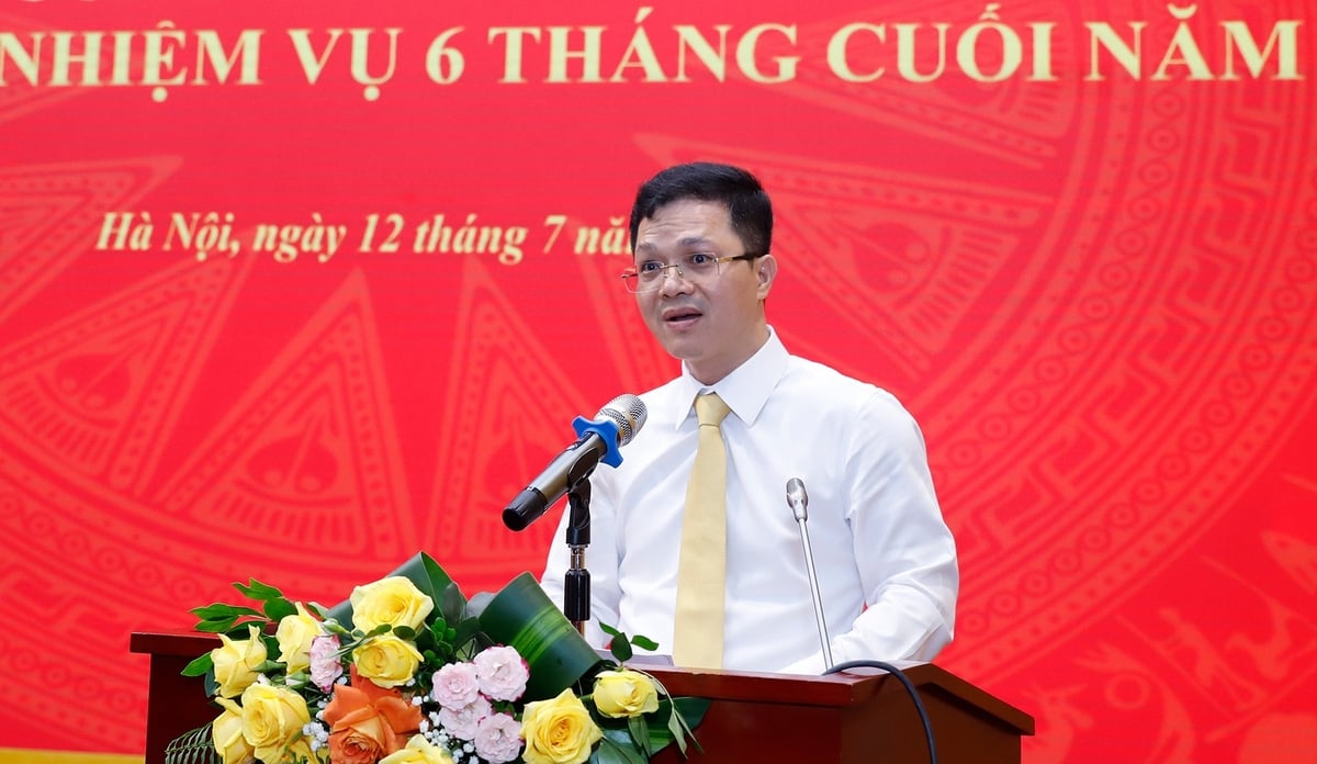 Đồng chí Nguyễn Văn Long, Vụ trưởng Vụ Khoa học và Công nghệ phát biểu tại Hội nghị sơ kết công tác Đảng 6 tháng đầu năm và triển khai nhiệm vụ trọng tâm 6 tháng cuối năm 2025. Ảnh: Khương Trung. Đồng chí Nguyễn Văn Long, Vụ trưởng Vụ Khoa học và Công nghệ phát biểu tại Hội nghị sơ kết công tác Đảng 6 tháng đầu năm và triển khai nhiệm vụ trọng tâm 6 tháng cuối năm 2025. Ảnh: Khương Trung.