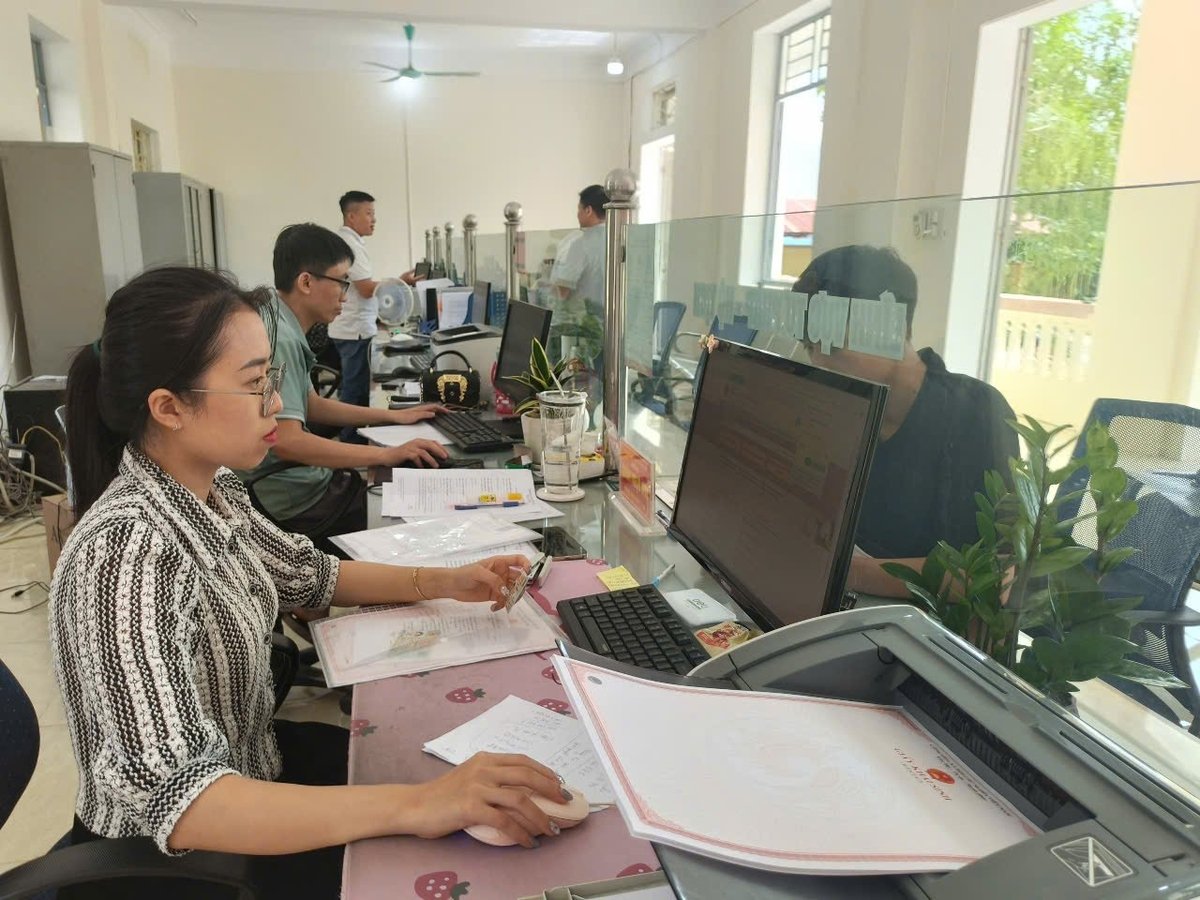 Trong khoảng 10 ngày đầu tiên, tỉnh Lào Cai tiếp nhận và giải quyết gần 6.500 hồ sơ của người dân, doanh nghiệp. Ảnh: Thanh Tiến.
