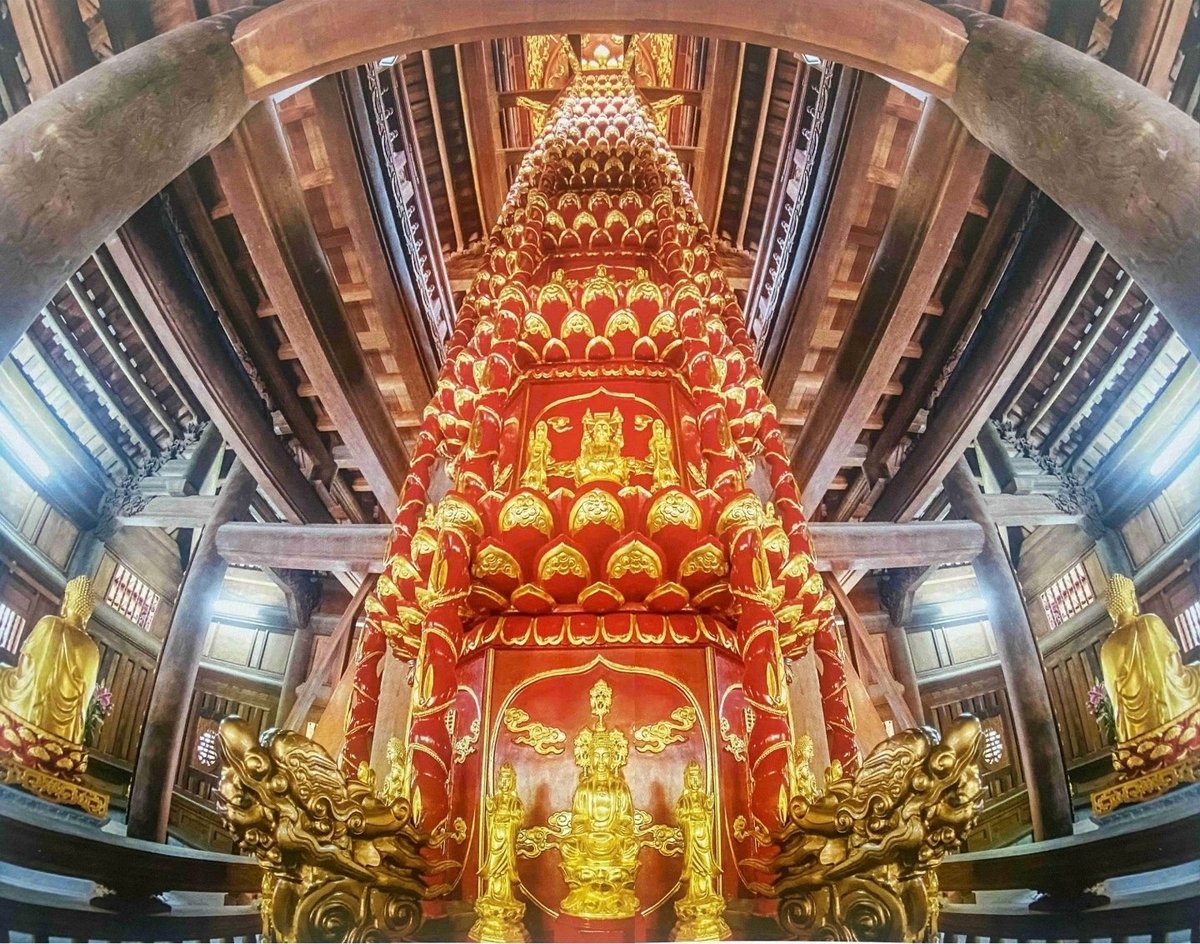 Cửu phẩm Liên Hoa, chùa Côn Sơn. Ảnh: Sở VH-TT- DL Hải Phòng. Cửu phẩm Liên Hoa, chùa Côn Sơn. Ảnh: Sở VH-TT- DL Hải Phòng.