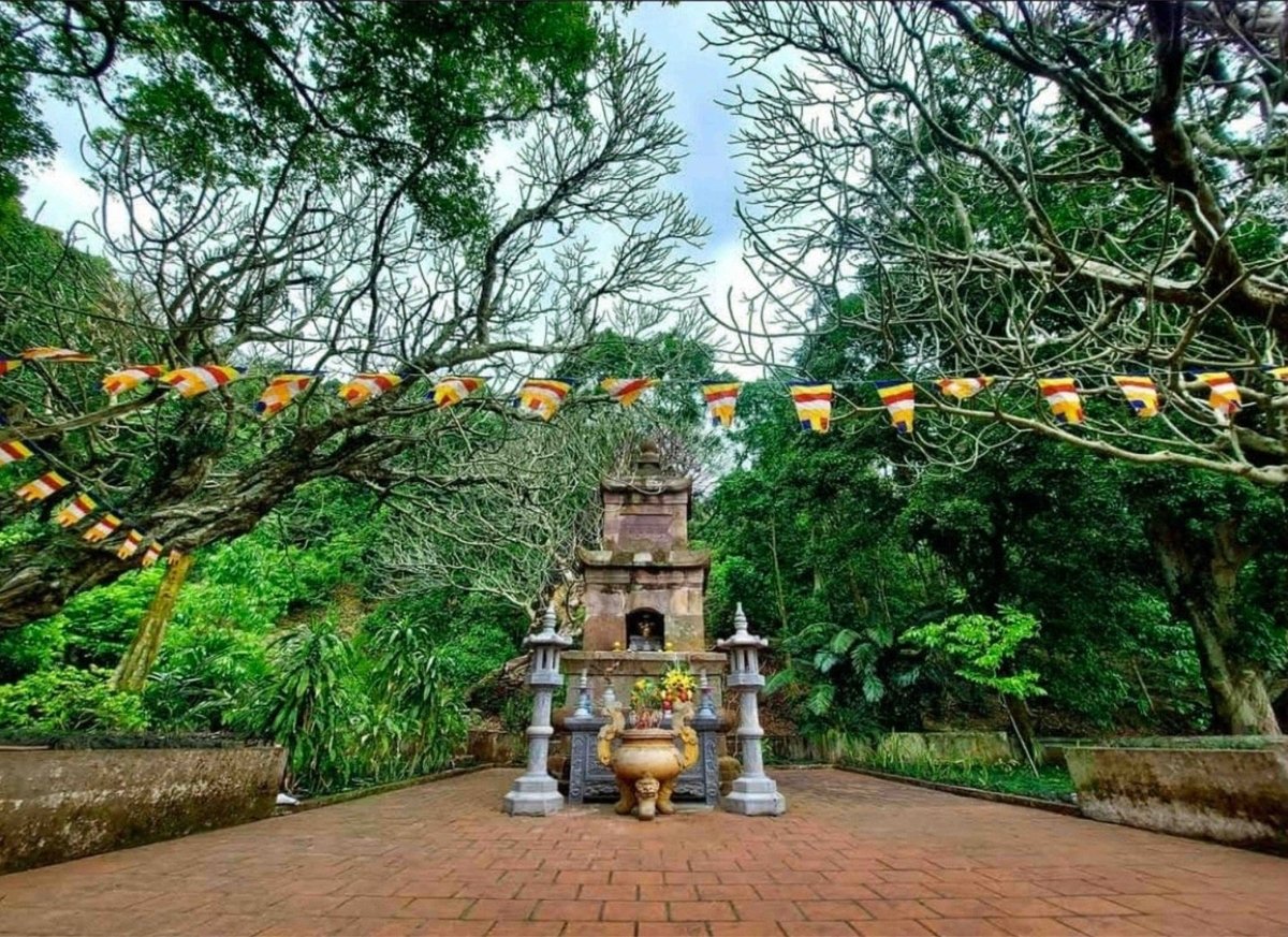 Chùa Thanh Mai, nơi còn giữ nhiều tháp đá cổ và văn bia quý giá. Ảnh: Sở VH-TT-DL Hải Phòng. Chùa Thanh Mai, nơi còn giữ nhiều tháp đá cổ và văn bia quý giá. Ảnh: Sở VH-TT-DL Hải Phòng.
