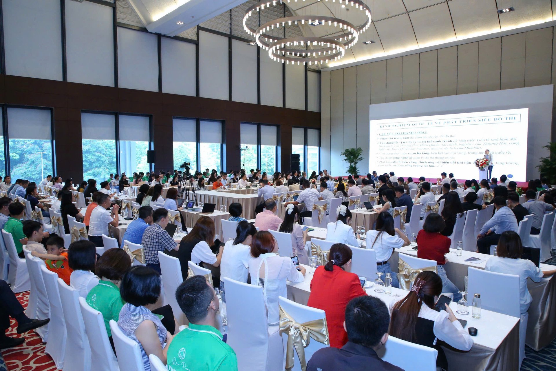 Hội thảo diễn ra trong bối cảnh TP.HCM vừa chính thức vận hành mô hình chính quyền hai cấp từ ngày 1/7/2025, hợp nhất không gian phát triển giữa TP.HCM, Bình Dương và Bà Rịa - Vũng Tàu. Ảnh: Reatimes.