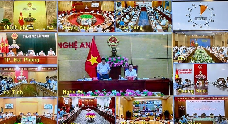 Điểm cầu Nghệ An trực tuyến với Hội nghị Chính phủ với địa phương tháng 6/2025. Ảnh: VGP. Điểm cầu Nghệ An trực tuyến với Hội nghị Chính phủ với địa phương tháng 6/2025. Ảnh: VGP.