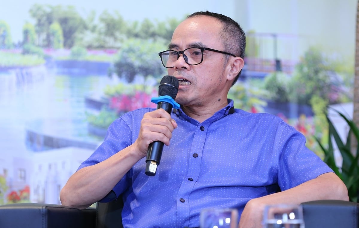 TS. Lê Xuân Sang, Phó Viện trưởng Viện Kinh tế Việt Nam và Thế giới chia sẻ ý kiến tại tọa đàm. Ảnh: Reatimes. TS. Lê Xuân Sang, Phó Viện trưởng Viện Kinh tế Việt Nam và Thế giới chia sẻ ý kiến tại tọa đàm. Ảnh: Reatimes.