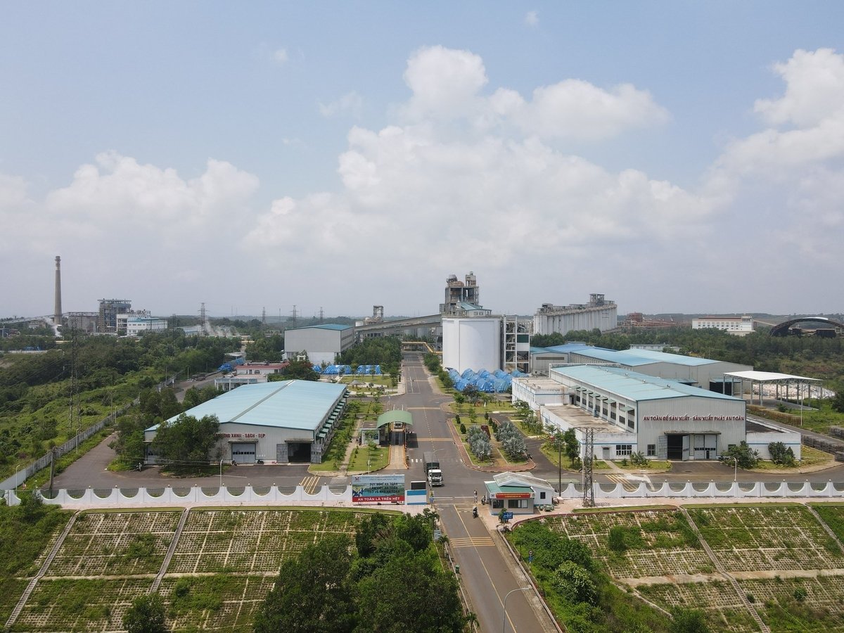 Lãnh đạo UBND tỉnh Lâm Đồng yêu cầu Sở Nông nghiệp và Môi trường sau hợp nhất chú trọng đặc biệt công tác quản lý môi trường, xử lý rác thải, nước thải ở các nhà máy, khu công nghiệp. Ảnh: Phạm Hoài. Lãnh đạo UBND tỉnh Lâm Đồng yêu cầu Sở Nông nghiệp và Môi trường sau hợp nhất chú trọng đặc biệt công tác quản lý môi trường, xử lý rác thải, nước thải ở các nhà máy, khu công nghiệp. Ảnh: Phạm Hoài.