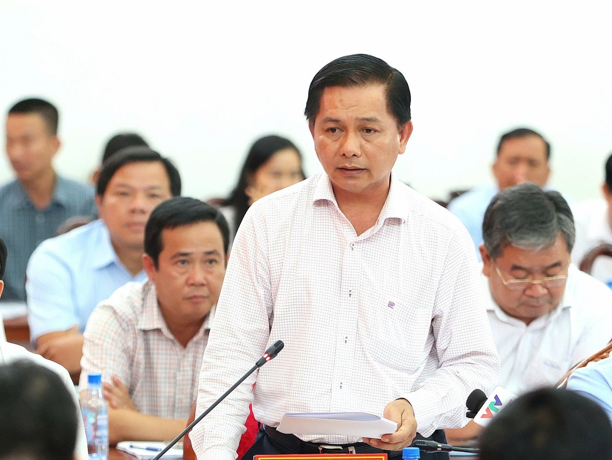 Chủ tịch UBND TP Cần Thơ báo cáo Thủ tướng Chính phủ một số kết quả đạt được khi triển khai Đề án 1 triệu ha lúa chất lượng cao. Ảnh: Minh Trung. Chủ tịch UBND TP Cần Thơ báo cáo Thủ tướng Chính phủ một số kết quả đạt được khi triển khai Đề án 1 triệu ha lúa chất lượng cao. Ảnh: Minh Trung.