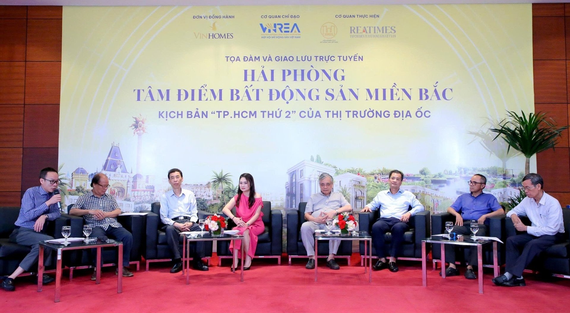 Các chuyên gia tại tọa đàm đánh giá cao tiềm năng về bất động sản của Hải Phòng. Ảnh: Reatimes. Các chuyên gia tại tọa đàm đánh giá cao tiềm năng về bất động sản của Hải Phòng. Ảnh: Reatimes.