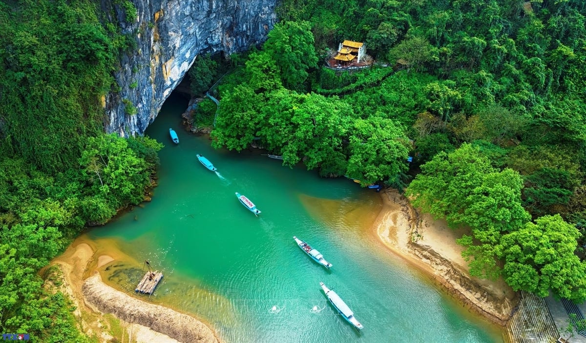 Việt Nam có Di sản thế giới liên biên giới đầu tiên với tên gọi Vườn quốc gia Phong Nha - Kẻ Bàng và Vườn quốc gia Hin Nam Nô. Ảnh: TTXVN. Việt Nam có Di sản thế giới liên biên giới đầu tiên với tên gọi Vườn quốc gia Phong Nha - Kẻ Bàng và Vườn quốc gia Hin Nam Nô. Ảnh: TTXVN.