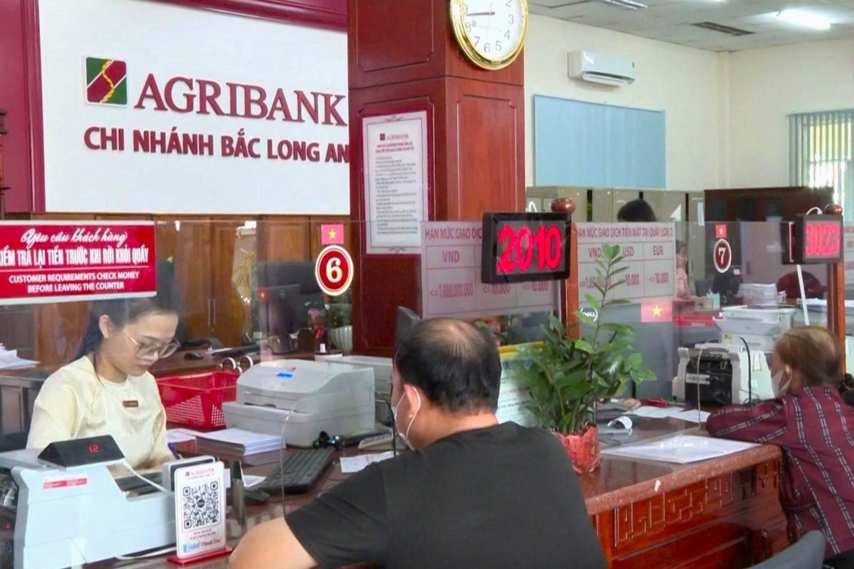Agribank Bắc Long An phấn đấu năm 2025, tổng vốn huy động đạt gần 11.000 tỷ đồng, dư nợ đạt gần 19.200 tỷ đồng. Ảnh: Minh Khương. Agribank Bắc Long An phấn đấu năm 2025, tổng vốn huy động đạt gần 11.000 tỷ đồng, dư nợ đạt gần 19.200 tỷ đồng. Ảnh: Minh Khương.