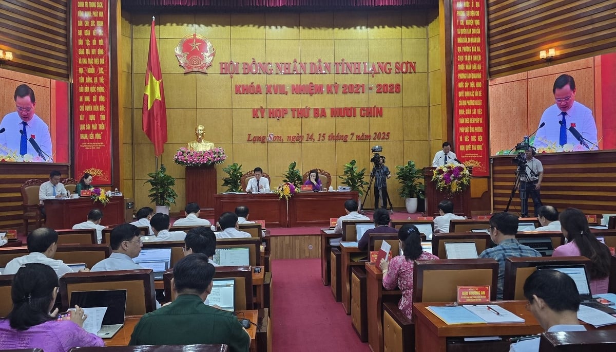 HĐND tỉnh Lạng Sơn thảo luận, xem xét, quyết định nhiều nội dung quan trọng liên quan đến nhân sự, kinh tế -xã hội của tỉnh. Ảnh: Hoàng Nghĩa. HĐND tỉnh Lạng Sơn thảo luận, xem xét, quyết định nhiều nội dung quan trọng liên quan đến nhân sự, kinh tế -xã hội của tỉnh. Ảnh: Hoàng Nghĩa.