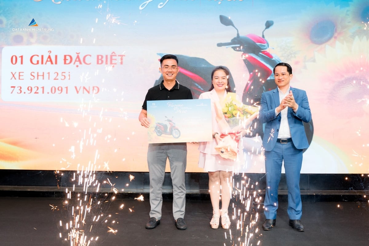 Gần 250 triệu là tổng giá trị quà tặng mà Đất Xanh Miền Trung mang đến sự kiện mở bán, thay cho lời tri ân đến khách hàng. Ảnh: Đất Xanh Miền Trung. Gần 250 triệu là tổng giá trị quà tặng mà Đất Xanh Miền Trung mang đến sự kiện mở bán, thay cho lời tri ân đến khách hàng. Ảnh: Đất Xanh Miền Trung.