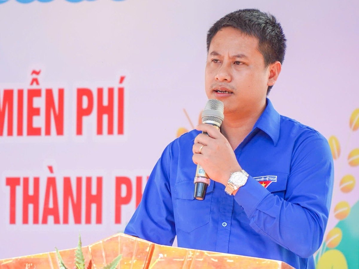 Anh Lê Kim Thường - Phó Bí thư Thành Đoàn, Trưởng Ban Công tác Đoàn và Thanh thiếu nhi UBMTTQ Việt Nam thành phố Đà Nẵng phát biểu tại chương trình. Ảnh: Phạm Huy. Anh Lê Kim Thường - Phó Bí thư Thành Đoàn, Trưởng Ban Công tác Đoàn và Thanh thiếu nhi UBMTTQ Việt Nam thành phố Đà Nẵng phát biểu tại chương trình. Ảnh: Phạm Huy.