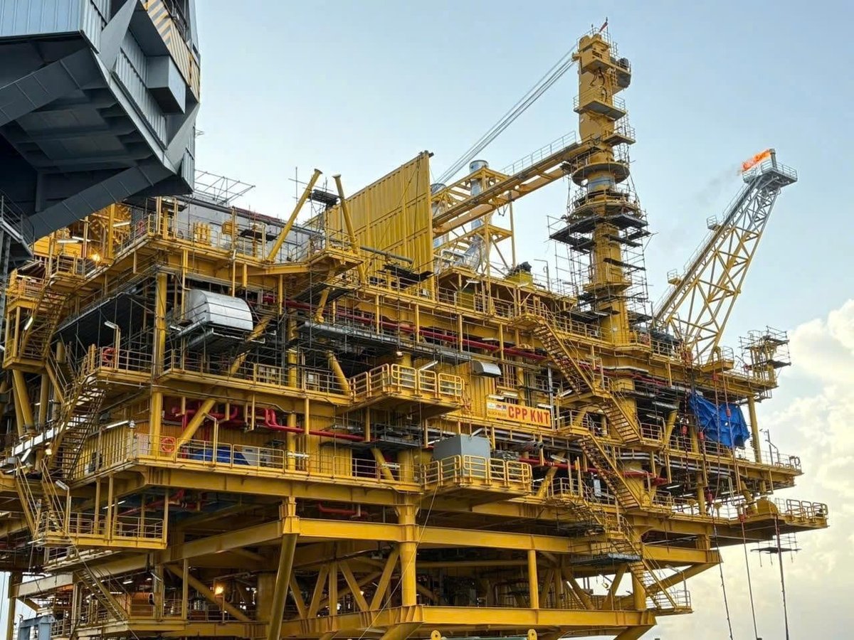 Giàn trung tâm CPP-KNT. Ảnh: Petrovietnam. Giàn trung tâm CPP-KNT. Ảnh: Petrovietnam.
