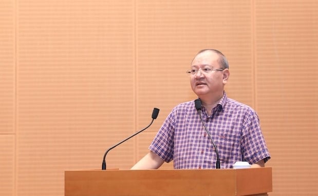Phó Giám đốc Trung tâm Phục vụ hành chính công TP Hà Nội Hoàng Văn Bằng, phát biểu tại cuộc họp gỡ vướng trong chuyển đổi số tại cơ sở. Ảnh: Cổng TTĐT TP Hà Nội. Phó Giám đốc Trung tâm Phục vụ hành chính công TP Hà Nội Hoàng Văn Bằng, phát biểu tại cuộc họp gỡ vướng trong chuyển đổi số tại cơ sở. Ảnh: Cổng TTĐT TP Hà Nội.