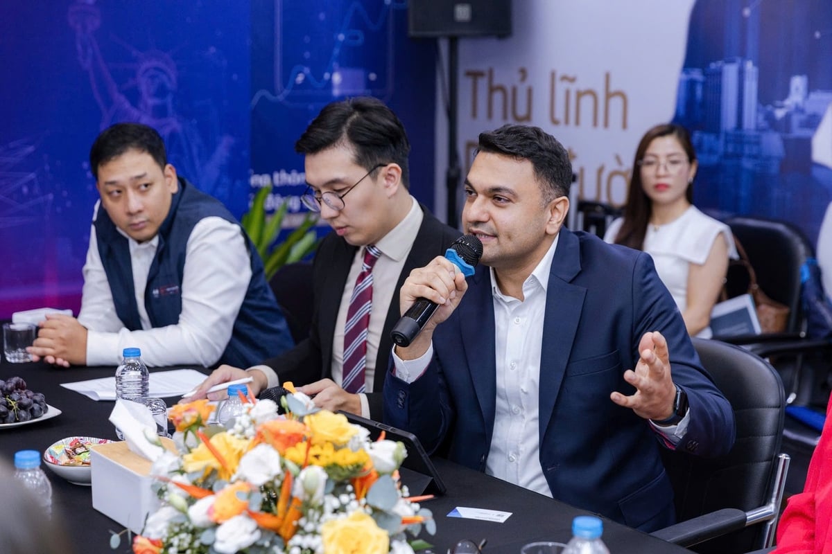 Ông Hiren Krishnani chia sẻ về cơ hội của các doanh nghiệp Việt Nam tại thị trường vốn quốc tế. Ảnh: Meey Group. Ông Hiren Krishnani chia sẻ về cơ hội của các doanh nghiệp Việt Nam tại thị trường vốn quốc tế. Ảnh: Meey Group.
