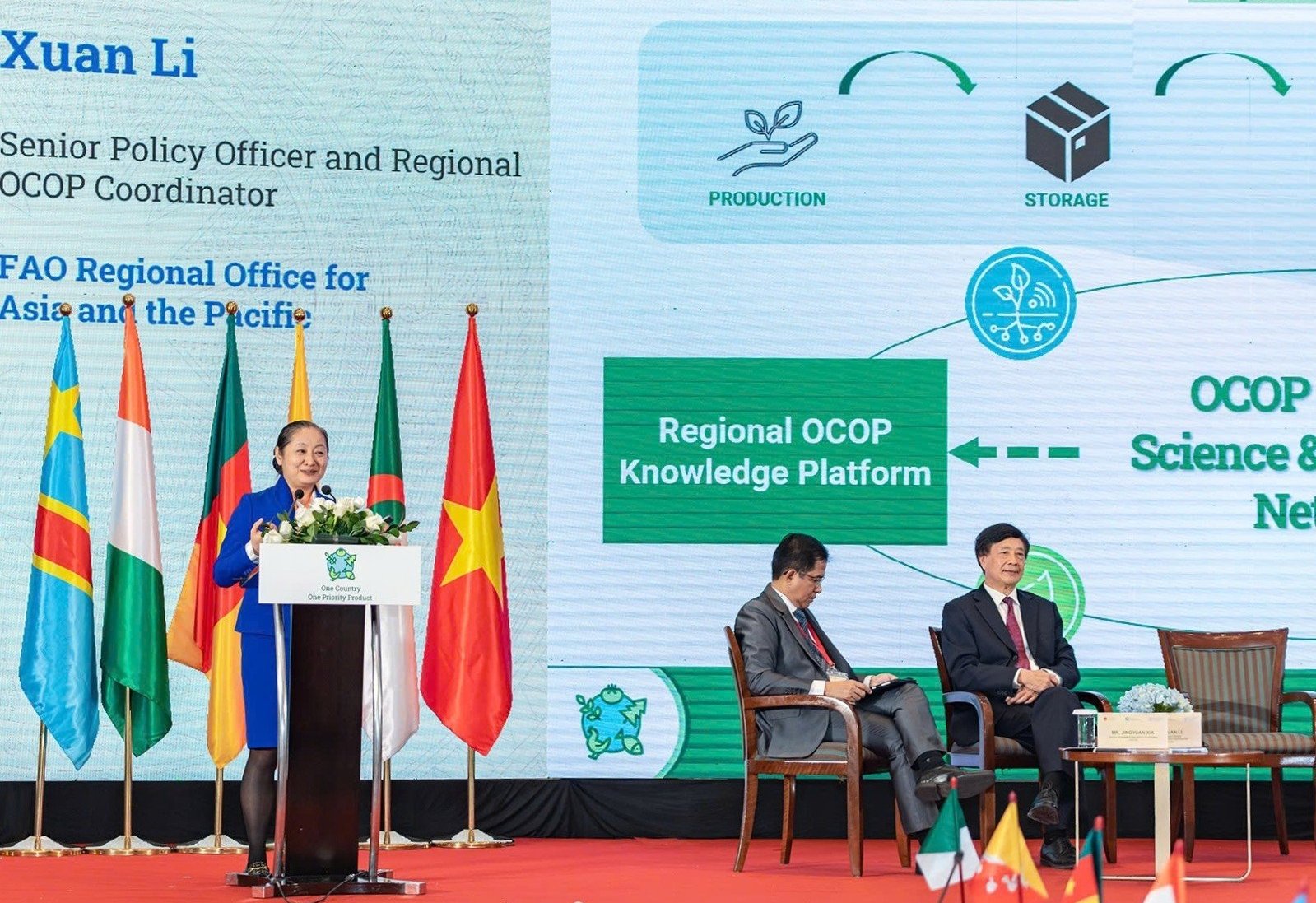TS Xia khẳng định: 'OCOP là một sáng kiến đầy triển vọng, có sức mạnh to lớn và mang tính đại diện cho tương lai của nền nông nghiệp bền vững'. Ảnh: Trần Văn.