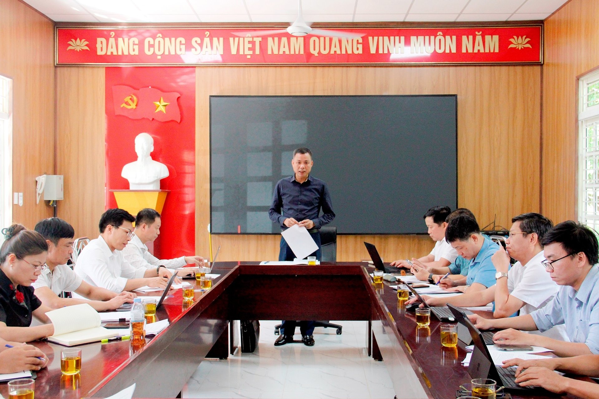 Phó Chủ tịch UBND tỉnh Nguyễn Thành Công làm việc với các sở, ngành và địa phương về tiến độ triển khai các dự án tại KCN Mai Sơn. Ảnh: Nguyễn Nga. Phó Chủ tịch UBND tỉnh Nguyễn Thành Công làm việc với các sở, ngành và địa phương về tiến độ triển khai các dự án tại KCN Mai Sơn. Ảnh: Nguyễn Nga.