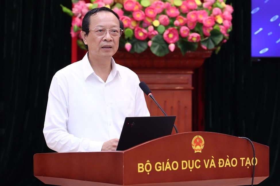 Thứ trưởng Bộ Giáo dục và Đào tạo Phạm Ngọc Thưởng mong muốn các cơ quan báo chí sẽ đưa tin kịp thời, khách quan phổ điểm thi tốt nghiệp THPT 2025. Ảnh: Lan Chi. Thứ trưởng Bộ Giáo dục và Đào tạo Phạm Ngọc Thưởng mong muốn các cơ quan báo chí sẽ đưa tin kịp thời, khách quan phổ điểm thi tốt nghiệp THPT 2025. Ảnh: Lan Chi.