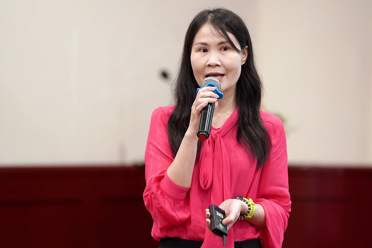 Bà Nghiêm Phương Thúy trình bày một số điểm đáng chú ý của Dự thảo Nghị định về carbon rừng. Ảnh: Bảo Thắng. Bà Nghiêm Phương Thúy trình bày một số điểm đáng chú ý của Dự thảo Nghị định về carbon rừng. Ảnh: Bảo Thắng.