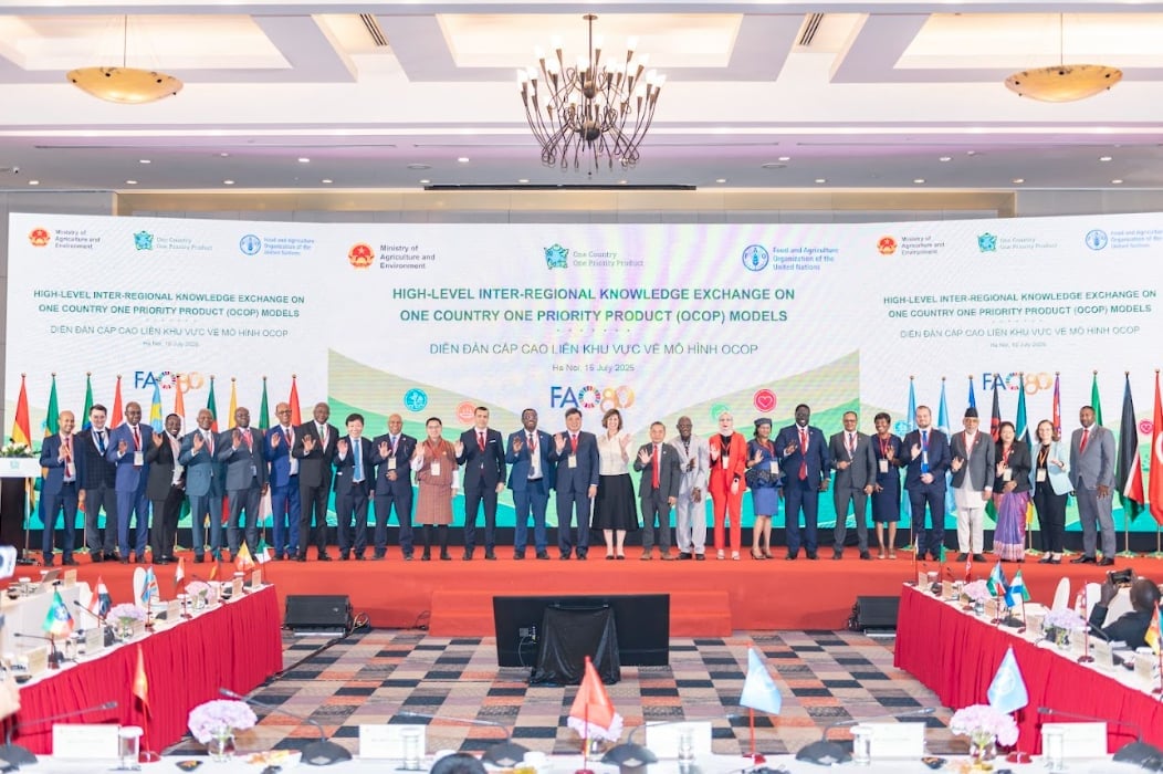 Diễn đàn cấp cao liên khu vực về mô hình OCOP diễn ra ngày 15/7 tại Hà Nội. Ảnh: Trần Văn. Diễn đàn cấp cao liên khu vực về mô hình OCOP diễn ra ngày 15/7 tại Hà Nội. Ảnh: Trần Văn.