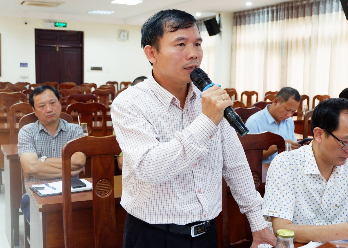 Theo ông Nguyễn Hắc Hiển, Chi cục trưởng Chi cục Trồng trọt và Bảo vệ thực vật, tiêu chuẩn châu Âu đối với nông sản Việt Nam ngày càng khắt khe, tập trung vào các vấn đề an toàn thực phẩm, truy xuất nguồn gốc và bền vững. Ảnh: Khánh Toàn. Theo ông Nguyễn Hắc Hiển, Chi cục trưởng Chi cục Trồng trọt và Bảo vệ thực vật, tiêu chuẩn châu Âu đối với nông sản Việt Nam ngày càng khắt khe, tập trung vào các vấn đề an toàn thực phẩm, truy xuất nguồn gốc và bền vững. Ảnh: Khánh Toàn.