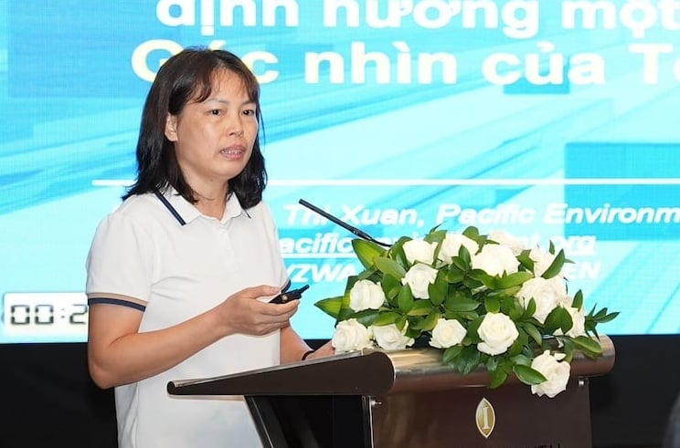Ms. Quach Thi Xuan, Country Director of Pacific Environment in Vietnam, emphasized that the global plastics treaty must be strong, fair, and effective. Photo: NPAP.