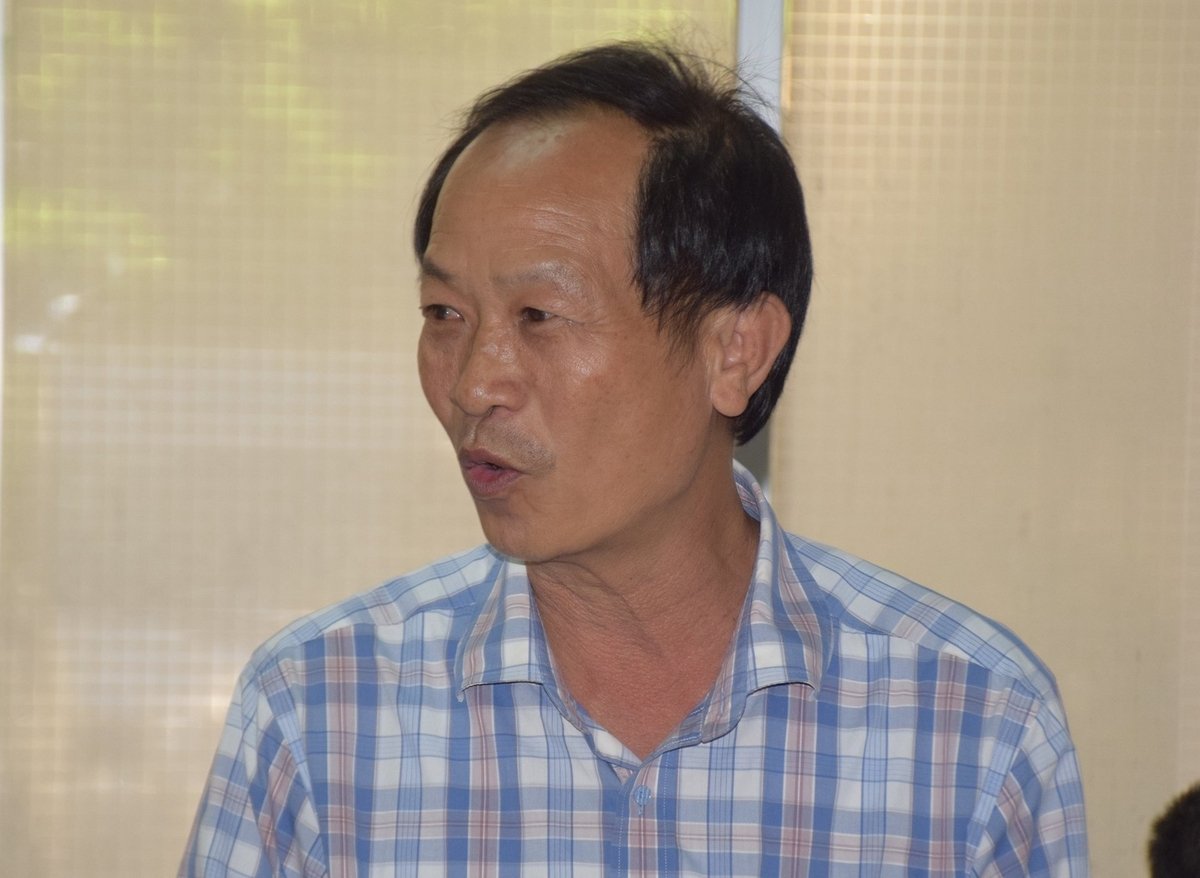 Ông Ngô Văn Tỉnh, Giám đốc Công ty TNHH Lâm nghiệp Quy Nhơn, trình bày lợi ích của rừng gỗ lớn. Ảnh: V.Đ.T. Ông Ngô Văn Tỉnh, Giám đốc Công ty TNHH Lâm nghiệp Quy Nhơn, trình bày lợi ích của rừng gỗ lớn. Ảnh: V.Đ.T.