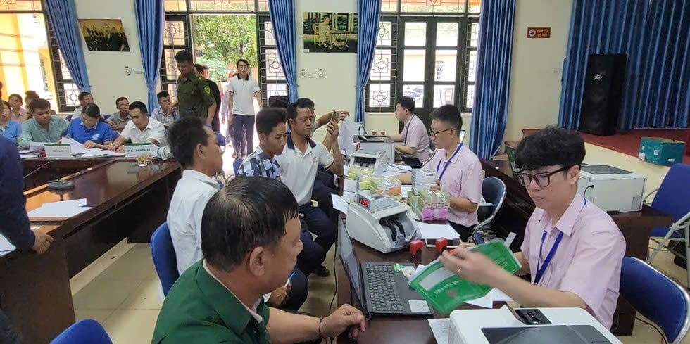 Chi trả DVMTR giúp người dân nâng cao thu nhập, ổn định cuộc sống. Ảnh: Hoàng Châu. Chi trả DVMTR giúp người dân nâng cao thu nhập, ổn định cuộc sống. Ảnh: Hoàng Châu.