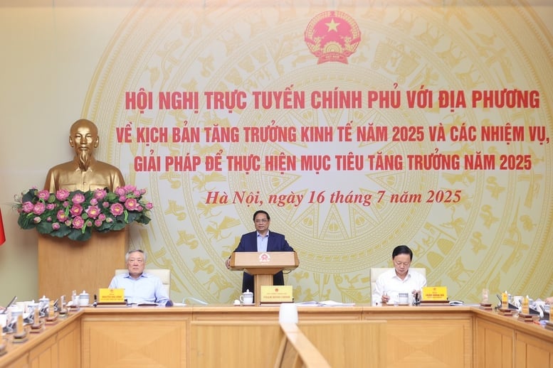 Thủ tướng Phạm Minh Chính chủ trì Hội nghị trực tuyến Chính phủ với địa phương về kịch bản tăng trưởng kinh tế năm 2025 và các nhiệm vụ, giải pháp để thực hiện mục tiêu tăng trưởng năm 2025. Ảnh: VGP/Nhật Bắc. Thủ tướng Phạm Minh Chính chủ trì Hội nghị trực tuyến Chính phủ với địa phương về kịch bản tăng trưởng kinh tế năm 2025 và các nhiệm vụ, giải pháp để thực hiện mục tiêu tăng trưởng năm 2025. Ảnh: VGP/Nhật Bắc.