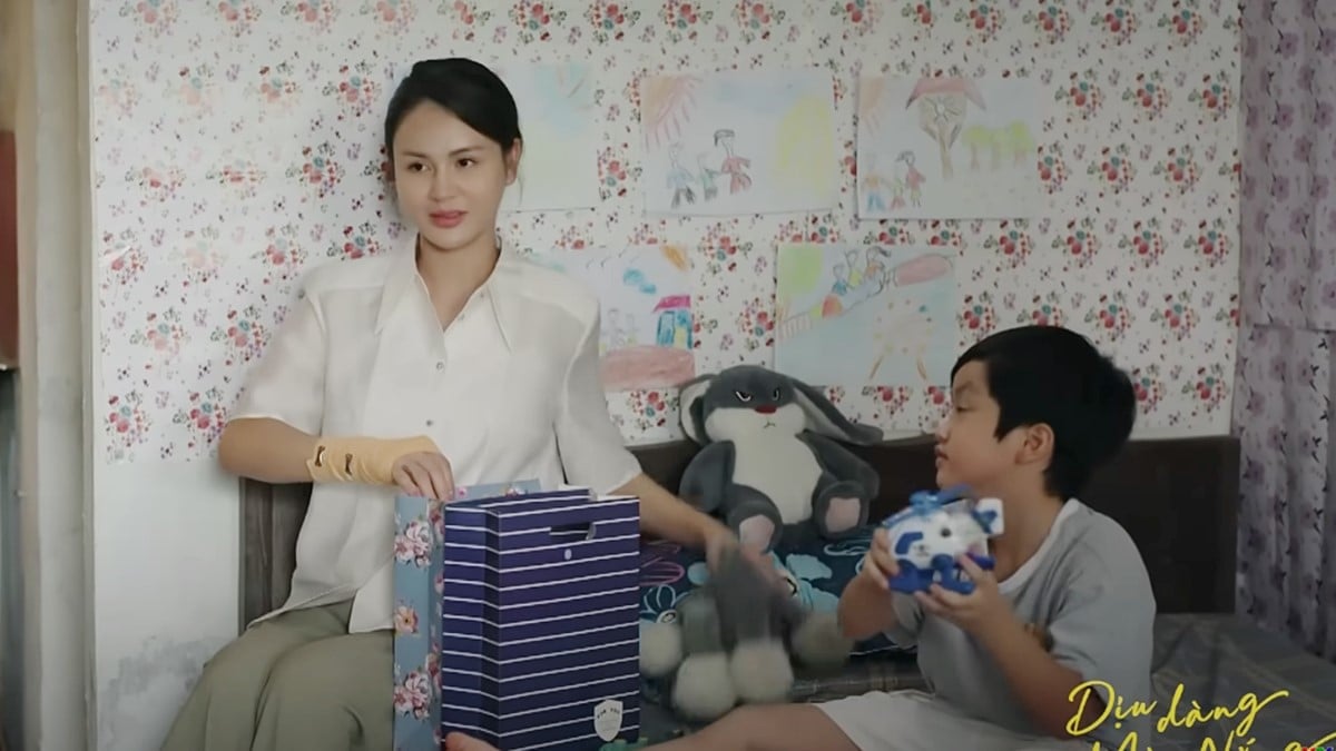 Lan Anh sắp xếp đồ để Bắc và con trai về. Ảnh CMH Lan Anh sắp xếp đồ để Bắc và con trai về. Ảnh CMH