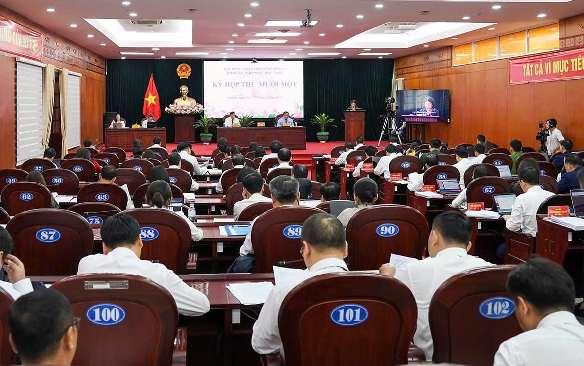 Kỳ họp thứ 11, HĐND tỉnh Sơn La sẽ quyết nghị nhiều nội dung liên quan đến công tác quản lý, điều hành trong bối cảnh vận hành chính quyền mới. Ảnh: Nguyễn Nga. Kỳ họp thứ 11, HĐND tỉnh Sơn La sẽ quyết nghị nhiều nội dung liên quan đến công tác quản lý, điều hành trong bối cảnh vận hành chính quyền mới. Ảnh: Nguyễn Nga.