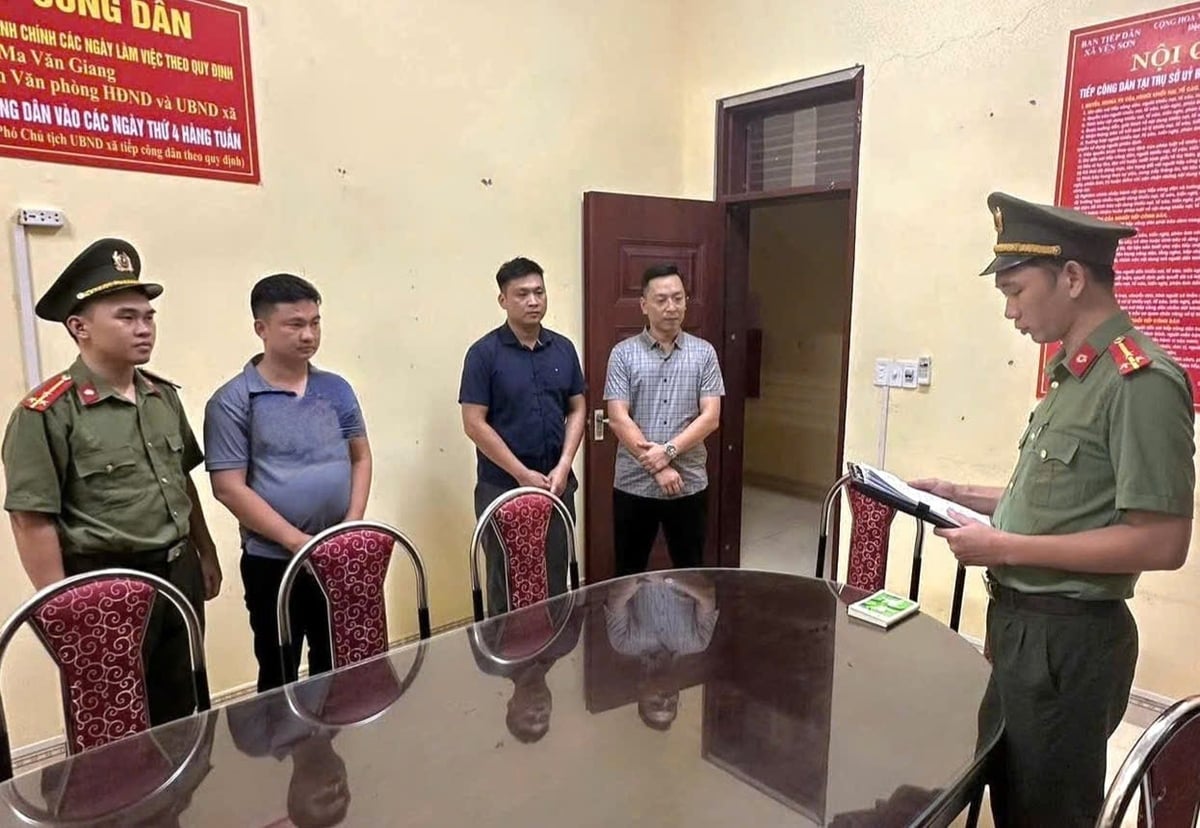 Công an tỉnh Tuyên Quang đã ra quyết định khởi tố vụ án, khởi tố bị can và bắt tạm giam hai đối tượng về tội truyền bá văn hoá phẩm đồi trụy. Ảnh: Công an tỉnh Tuyên Quang. Công an tỉnh Tuyên Quang đã ra quyết định khởi tố vụ án, khởi tố bị can và bắt tạm giam hai đối tượng về tội truyền bá văn hoá phẩm đồi trụy. Ảnh: Công an tỉnh Tuyên Quang.