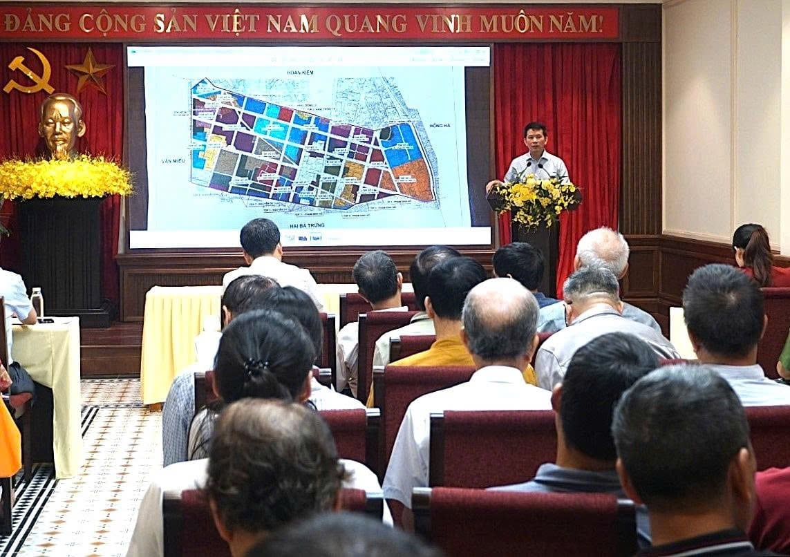 Ông Phạm Tuấn Long - Bí thư Đảng ủy, Chủ tịch HĐND phường Cửa Nam phát biểu tại Hội nghị. Ảnh: Phường Cửa Nam. Ông Phạm Tuấn Long - Bí thư Đảng ủy, Chủ tịch HĐND phường Cửa Nam phát biểu tại Hội nghị. Ảnh: Phường Cửa Nam.