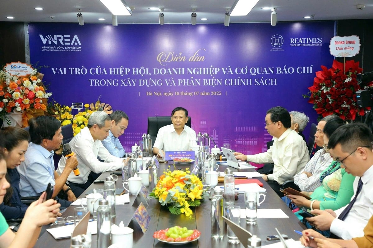 Diễn đàn thu hút các chuyên gia, các nhà khoa học, nhà quản lý và báo chí tham dự chiều 16/7. Ảnh: Reatimes. Diễn đàn thu hút các chuyên gia, các nhà khoa học, nhà quản lý và báo chí tham dự chiều 16/7. Ảnh: Reatimes.