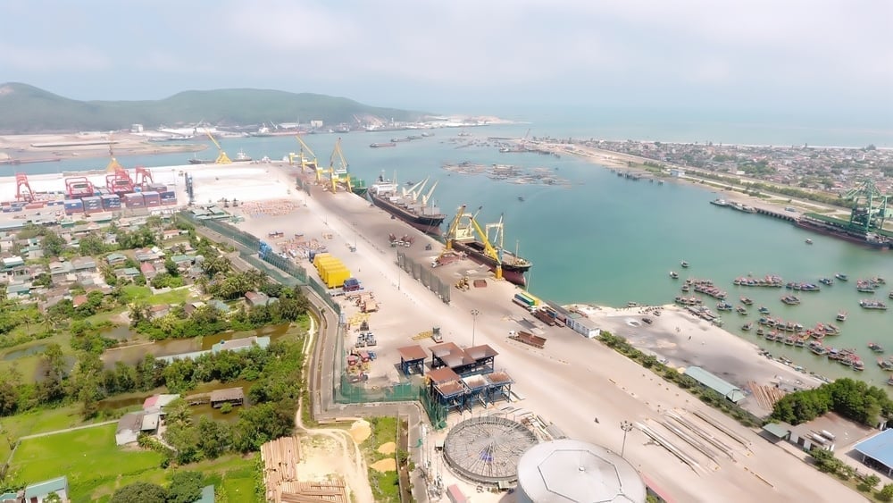 Một góc cảng biển Nghi Sơn, nơi có nền kinh tế năng động bậc nhất tỉnh Thanh Hóa. Ảnh: Thanh Tâm Một góc cảng biển Nghi Sơn, nơi có nền kinh tế năng động bậc nhất tỉnh Thanh Hóa. Ảnh: Thanh Tâm