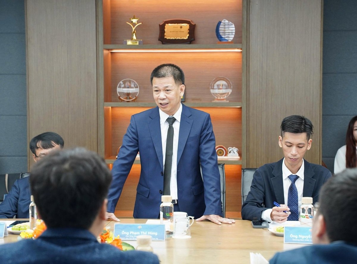 Ông Phạm Thế Hùng, Phó Tổng Giám đốc Thường trực Tập đoàn Sơn Hà cho rằng, việc hợp tác cùng FPT là bước tiến chiến lược, tạo nền tảng vững chắc hơn nữa cho chặng đường phát triển tiếp theo. Ảnh: Sơn Hà. Ông Phạm Thế Hùng, Phó Tổng Giám đốc Thường trực Tập đoàn Sơn Hà cho rằng, việc hợp tác cùng FPT là bước tiến chiến lược, tạo nền tảng vững chắc hơn nữa cho chặng đường phát triển tiếp theo. Ảnh: Sơn Hà.