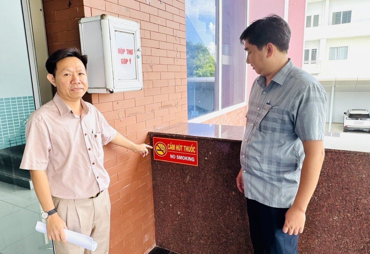 Sở Nông nghiệp và Môi trường An Giang đã treo bảng 'Cấm hút thuốc lá' tại hành lang, trước phòng làm việc, phòng họp, hội trường và các địa điểm có quy định cấm. Ảnh: Lê Hoàng Vũ. 