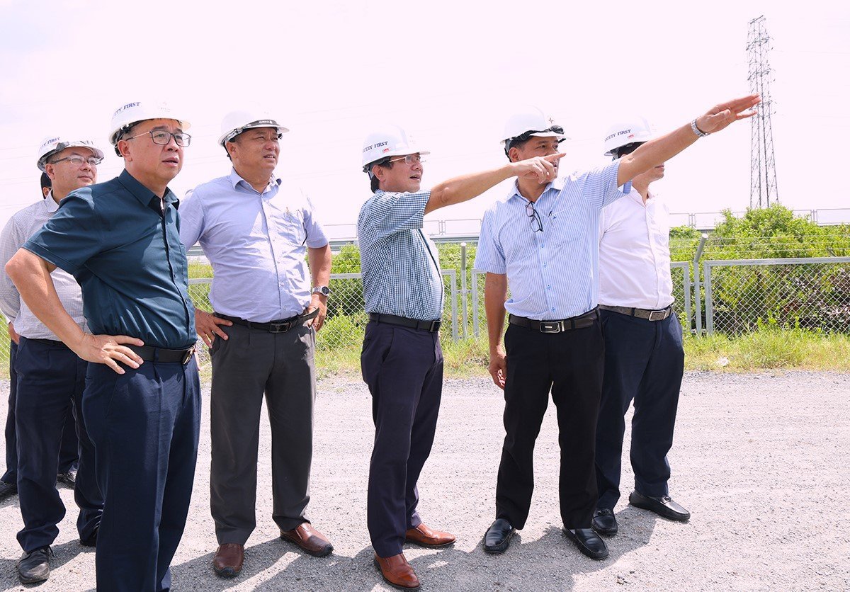 Ông Hoàng Trọng Hiếu - Phó Chánh Văn phòng Ban Chỉ đạo kiểm tra thực địa tiến độ cụm dự án. Ảnh: EVNNPT. Ông Hoàng Trọng Hiếu - Phó Chánh Văn phòng Ban Chỉ đạo kiểm tra thực địa tiến độ cụm dự án. Ảnh: EVNNPT.