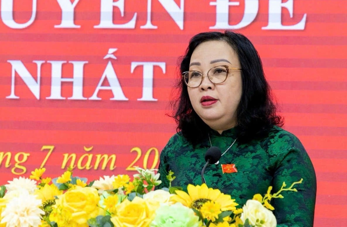 Bà Cao Thị Hòa An, Phó Bí thư Thường trực Tỉnh ủy, Chủ tịch Hội đồng nhân dân tỉnh Đắk Lắk phát biểu tại kỳ họp chuyên đề lần thứ nhất - thông qua nhiều quyết định và chính sách quan trọng. Ảnh: Tuấn Trần. Bà Cao Thị Hòa An, Phó Bí thư Thường trực Tỉnh ủy, Chủ tịch Hội đồng nhân dân tỉnh Đắk Lắk phát biểu tại kỳ họp chuyên đề lần thứ nhất - thông qua nhiều quyết định và chính sách quan trọng. Ảnh: Tuấn Trần.