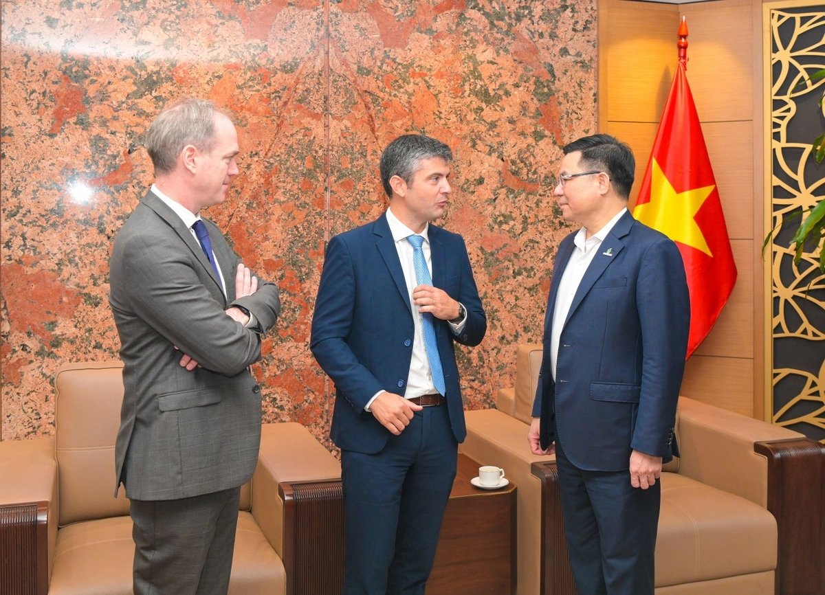 Lãnh đạo Petrovietnam và Perenco trao đổi về việc phối hợp đảm bảo tiến độ dự án và tìm kiếm các cơ hội mở rộng đầu tư tại Việt Nam. Ảnh: Petrovietnam. Lãnh đạo Petrovietnam và Perenco trao đổi về việc phối hợp đảm bảo tiến độ dự án và tìm kiếm các cơ hội mở rộng đầu tư tại Việt Nam. Ảnh: Petrovietnam.