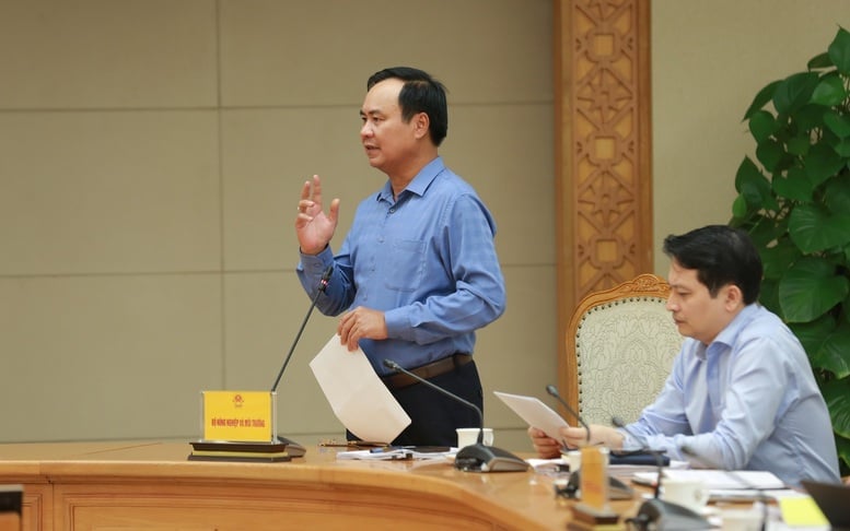 Thứ trưởng Bộ Nông nghiệp và Môi trường Võ Văn Hưng cho biết Bộ xác định chỉ sửa đổi, bổ sung một số quy định thực sự là 'điểm nghẽn', vướng mắc nhất để đưa vào dự án Luật. Ảnh: VGP/Minh Khôi. Thứ trưởng Bộ Nông nghiệp và Môi trường Võ Văn Hưng cho biết Bộ xác định chỉ sửa đổi, bổ sung một số quy định thực sự là 'điểm nghẽn', vướng mắc nhất để đưa vào dự án Luật. Ảnh: VGP/Minh Khôi.