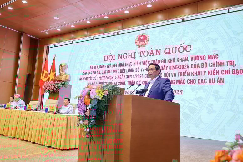 Thủ tướng Phạm Minh Chính yêu cầu các cơ quan, địa phương phối hợp chặt chẽ với Ban Chỉ đạo 751, Đảng uỷ Chính phủ để hoàn thành báo cáo trình Bộ Chính trị trong tháng 8/2025, với chất lượng tốt nhất có thể. Ảnh: VGP/Nhật Bắc.