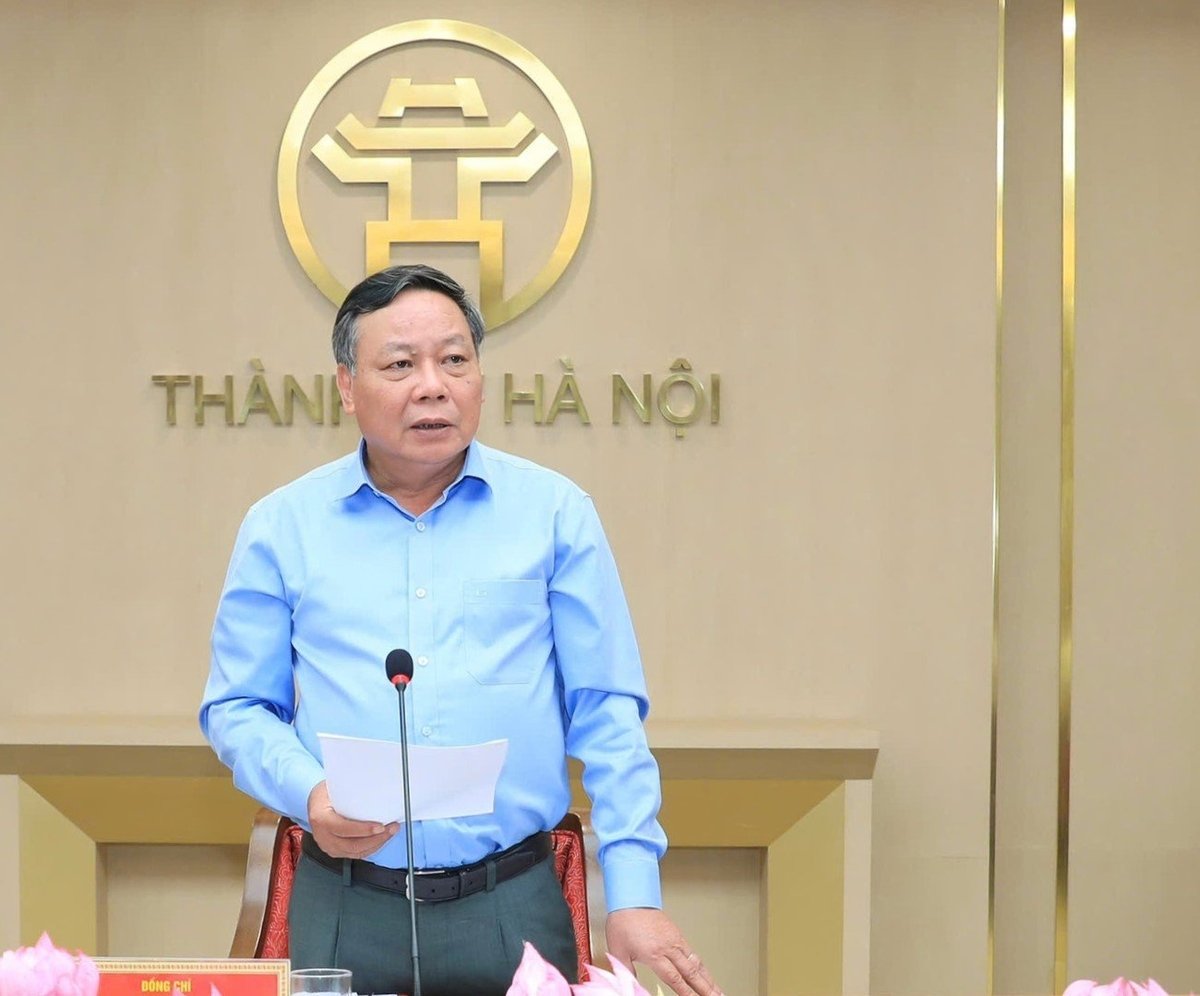 Phó Bí thư Thường trực Thành ủy Hà Nội Nguyễn Văn Phong phát biểu kết luận Hội nghị. Ảnh: Vương Vân.